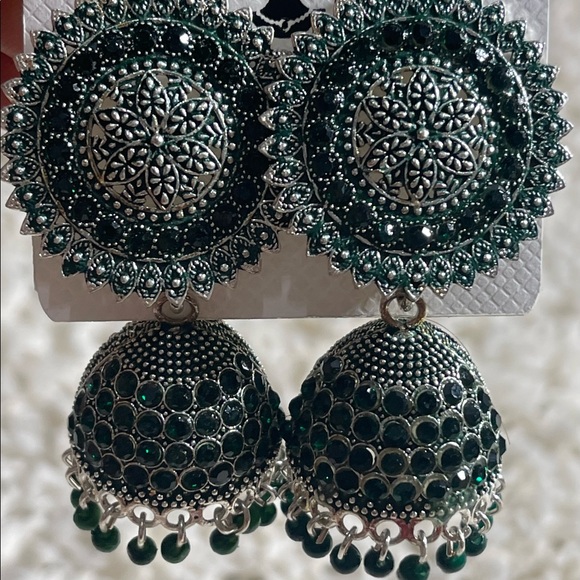 Earrings - Picture 1 of 1